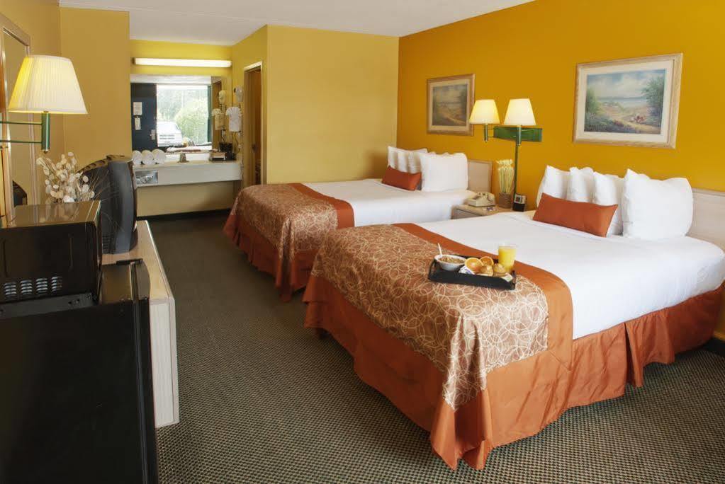 Travelodge By Wyndham Savannah Area/Ричмонд-Гілл Номер фото